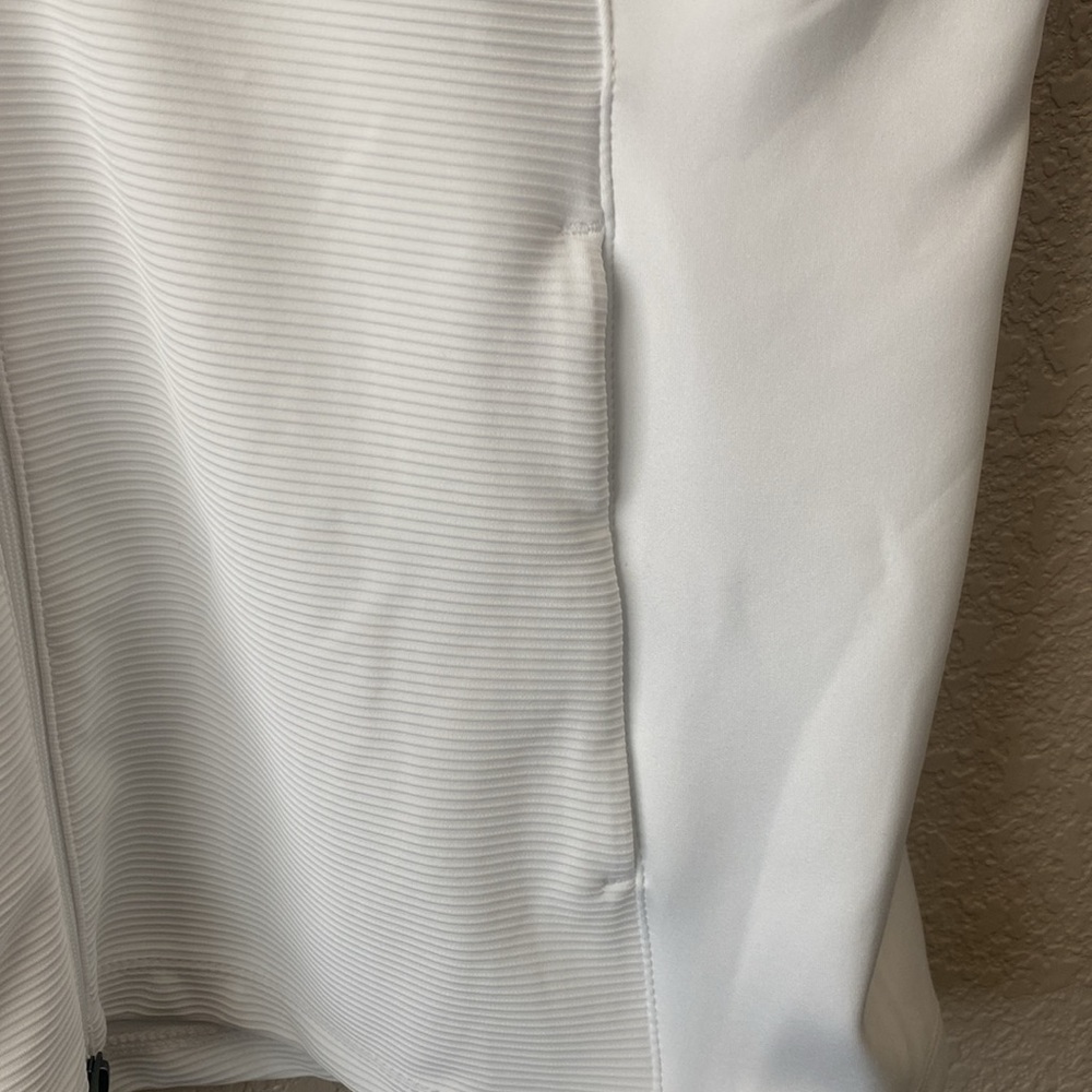 Greg Norman Women's Moisture Wicking Ribbed Golf Vest - Picture 4 of 5